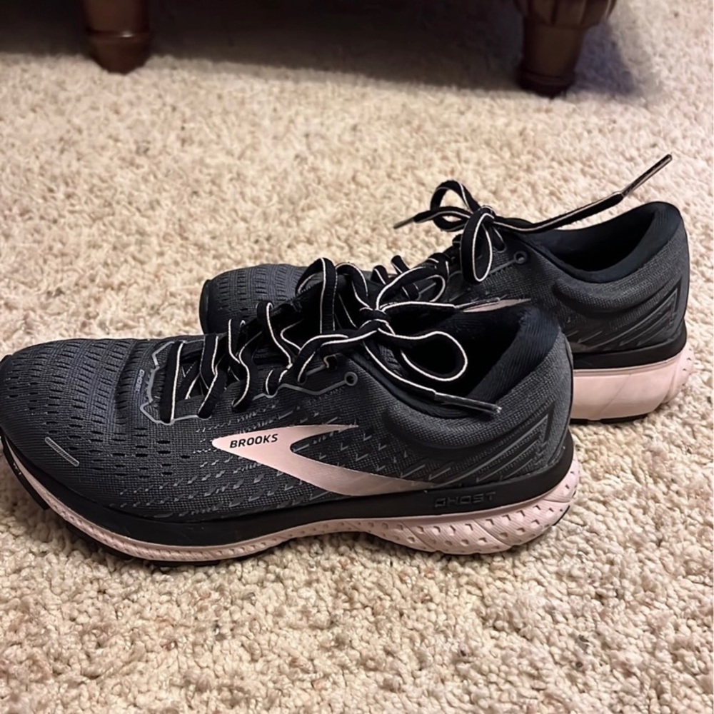 Brooks ghost 13 size 6 Wide
